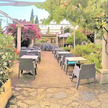 Hotel Formule Etape A Les Mimosas 3*